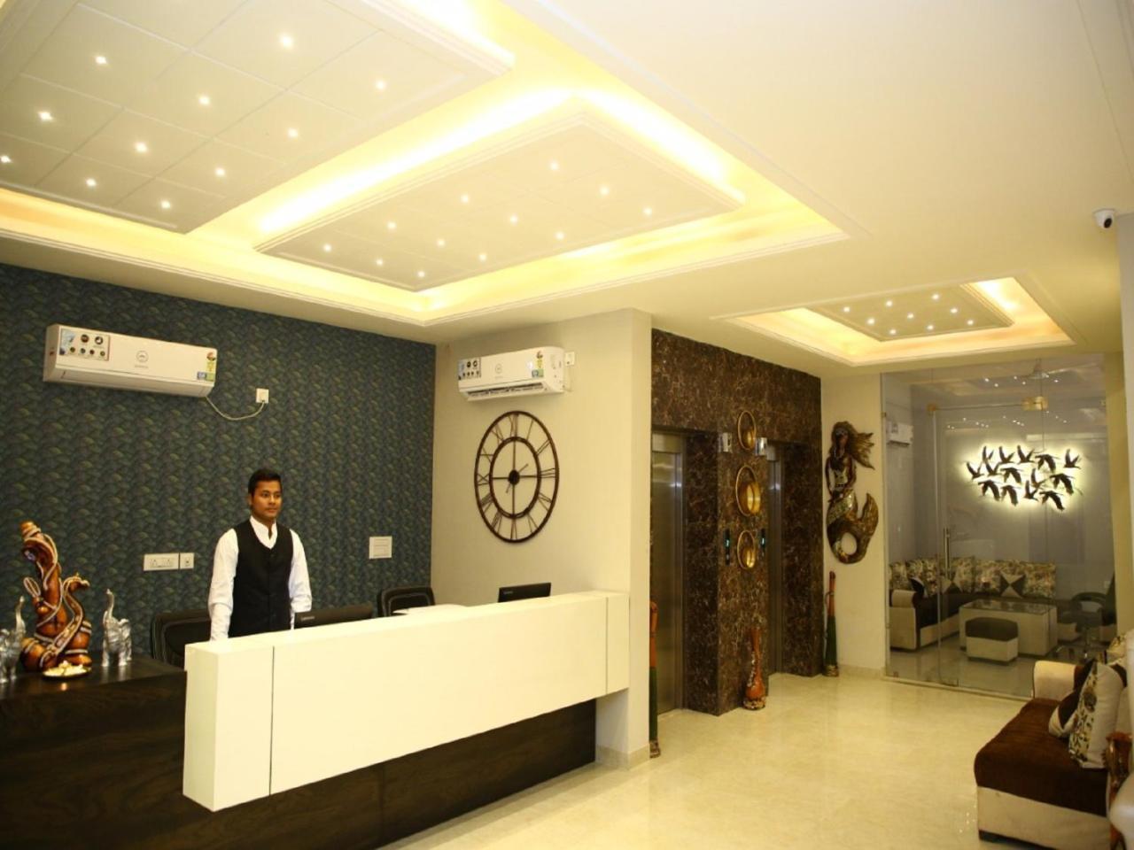 Anandam Clarks Inn Suites Vrindāvan Εξωτερικό φωτογραφία