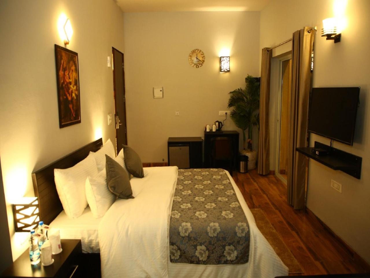Anandam Clarks Inn Suites Vrindāvan Εξωτερικό φωτογραφία