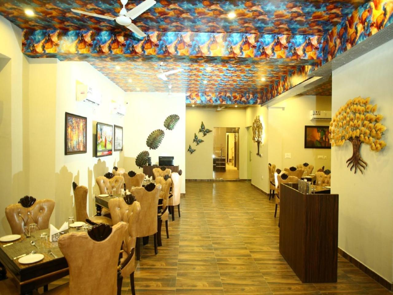 Anandam Clarks Inn Suites Vrindāvan Εξωτερικό φωτογραφία