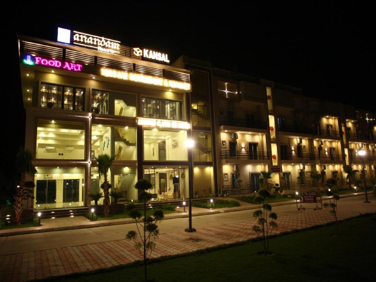 Anandam Clarks Inn Suites Vrindāvan Εξωτερικό φωτογραφία