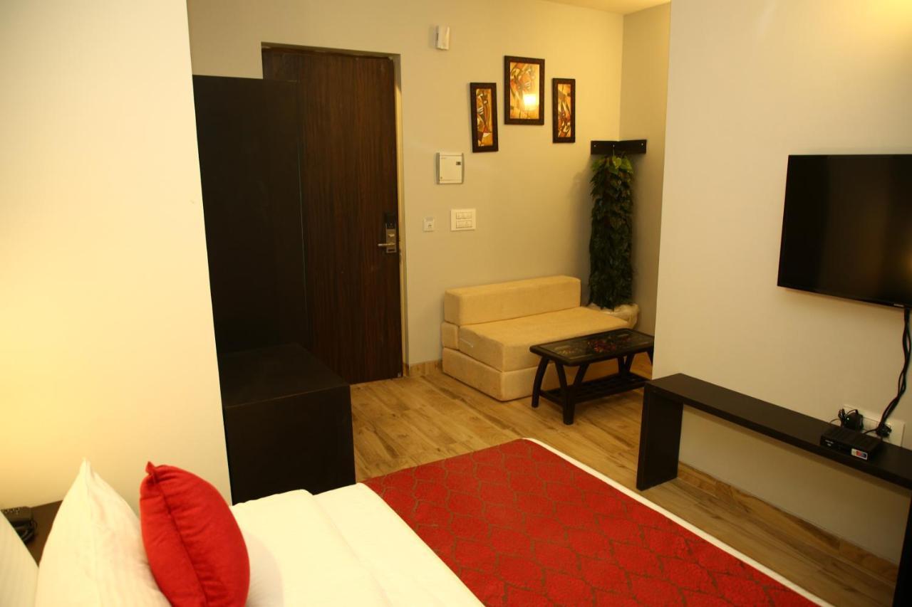 Anandam Clarks Inn Suites Vrindāvan Εξωτερικό φωτογραφία