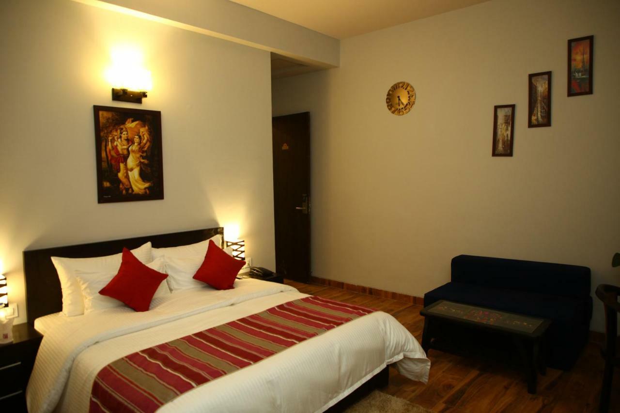 Anandam Clarks Inn Suites Vrindāvan Εξωτερικό φωτογραφία