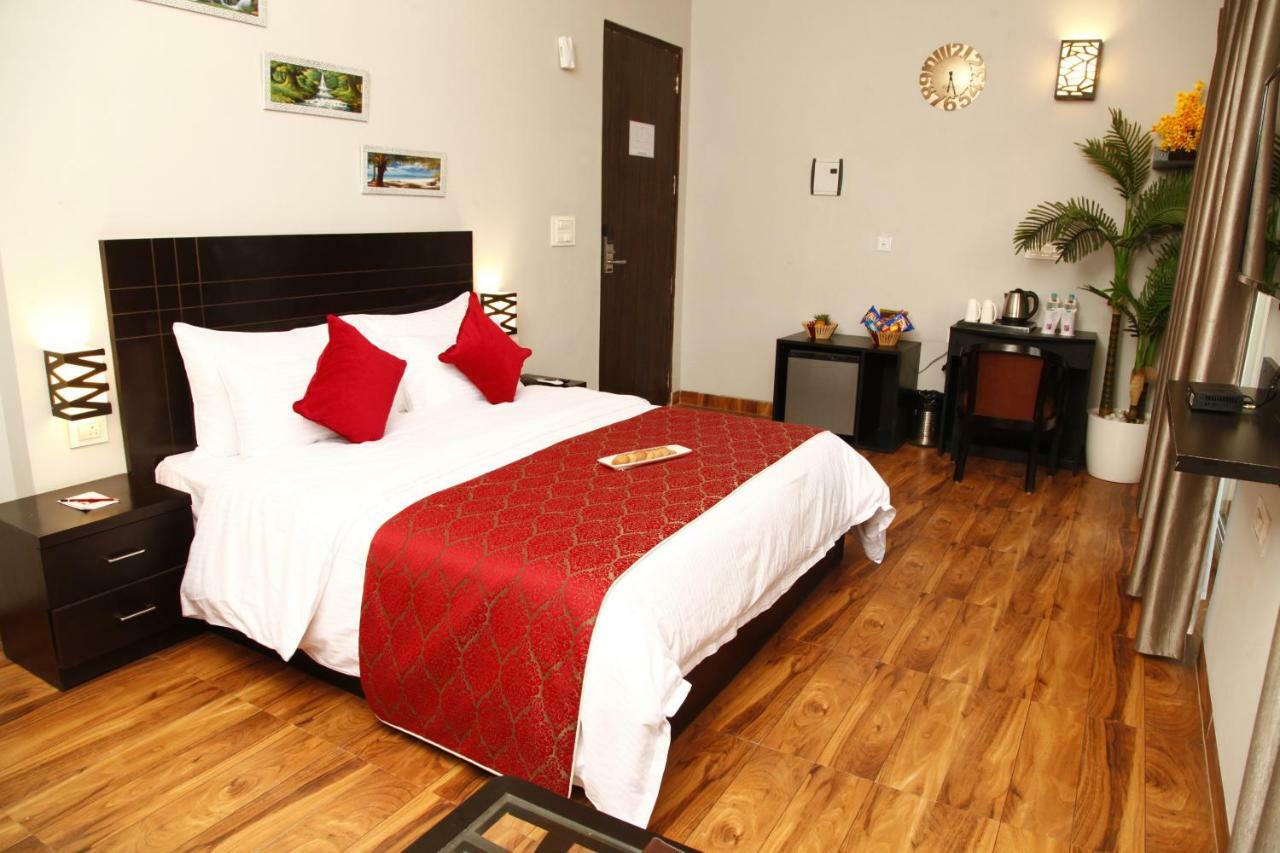 Anandam Clarks Inn Suites Vrindāvan Εξωτερικό φωτογραφία
