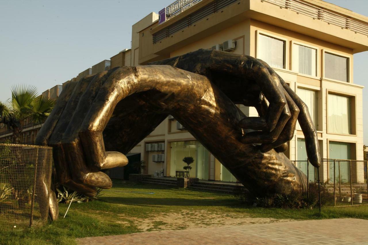 Anandam Clarks Inn Suites Vrindāvan Εξωτερικό φωτογραφία