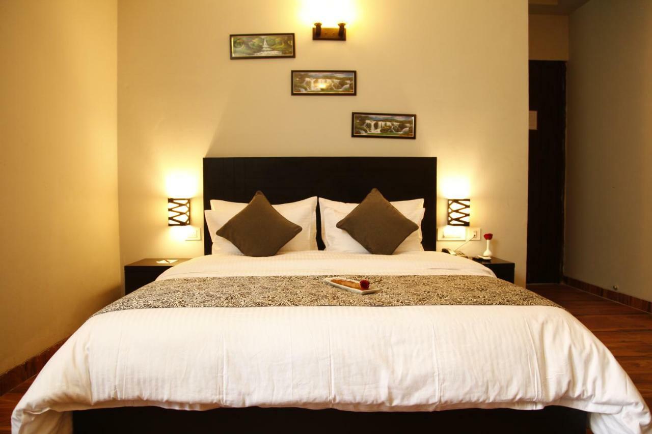 Anandam Clarks Inn Suites Vrindāvan Εξωτερικό φωτογραφία