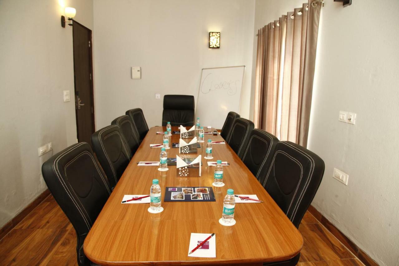 Anandam Clarks Inn Suites Vrindāvan Εξωτερικό φωτογραφία