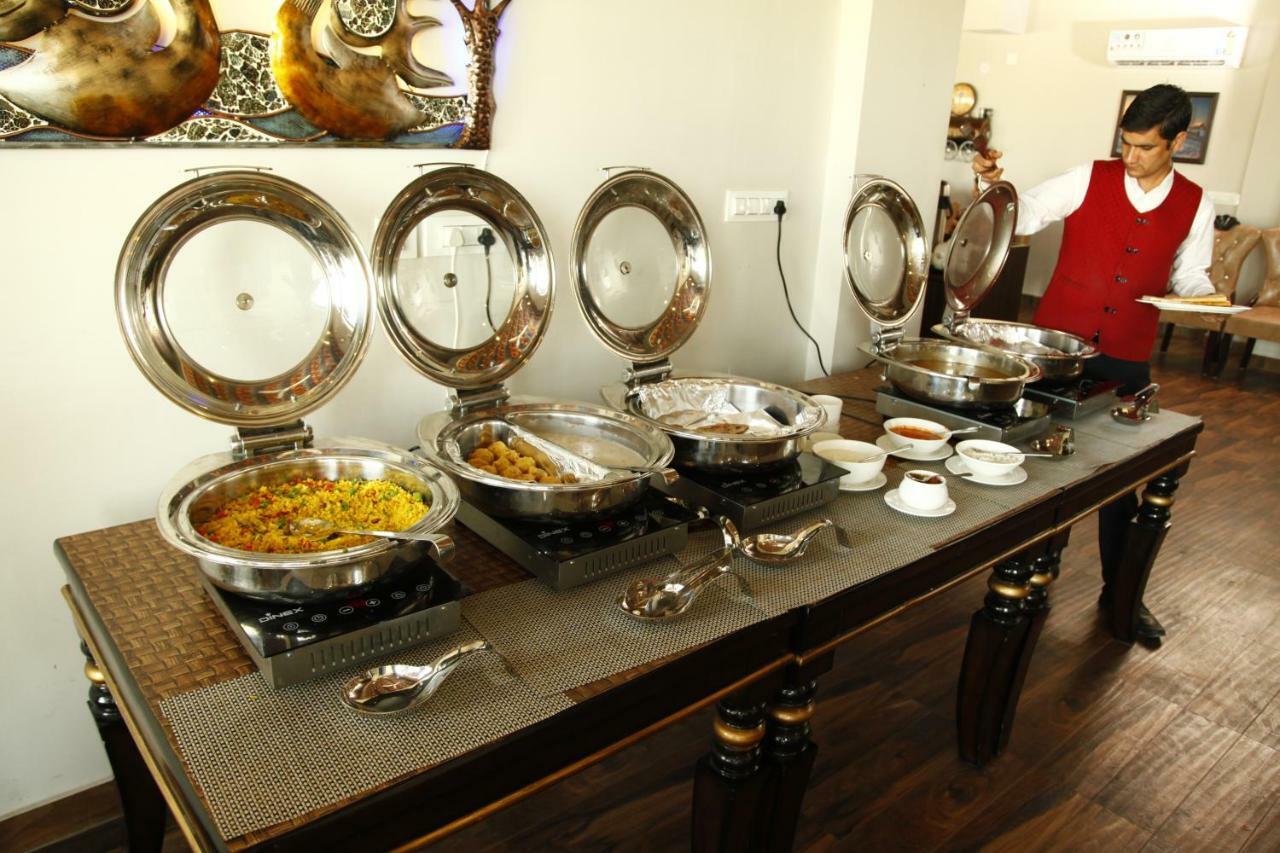 Anandam Clarks Inn Suites Vrindāvan Εξωτερικό φωτογραφία